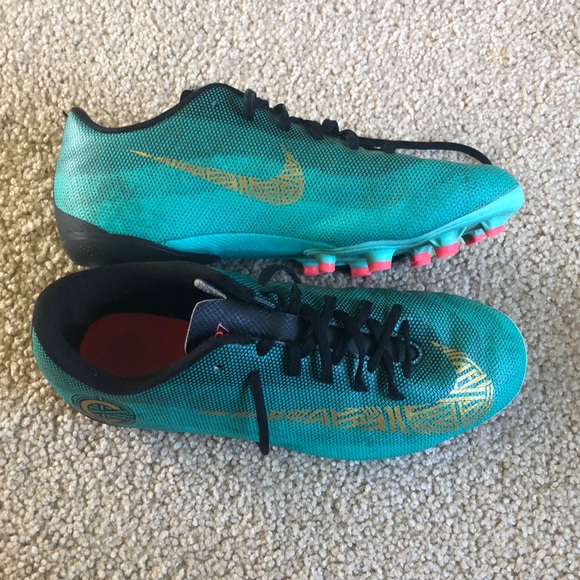 Nike Mercurial CR7 soccer cleats youth size 5 - Picture 1 of 5